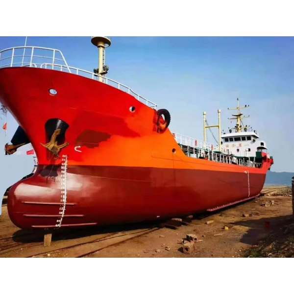 853 DWT Oil tanker build in 2014