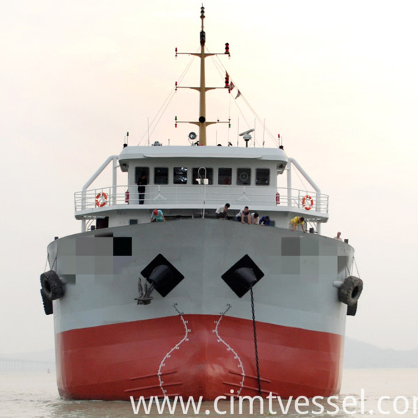 1745T SELF-PROPELLED DECK BARGE WITH RAMPDOOR