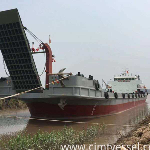 1614T Self-Propelled Deck Barge With Rampdoor
