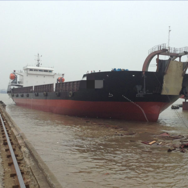 9100T Self-Propelled Deck Barge With Rampdoor