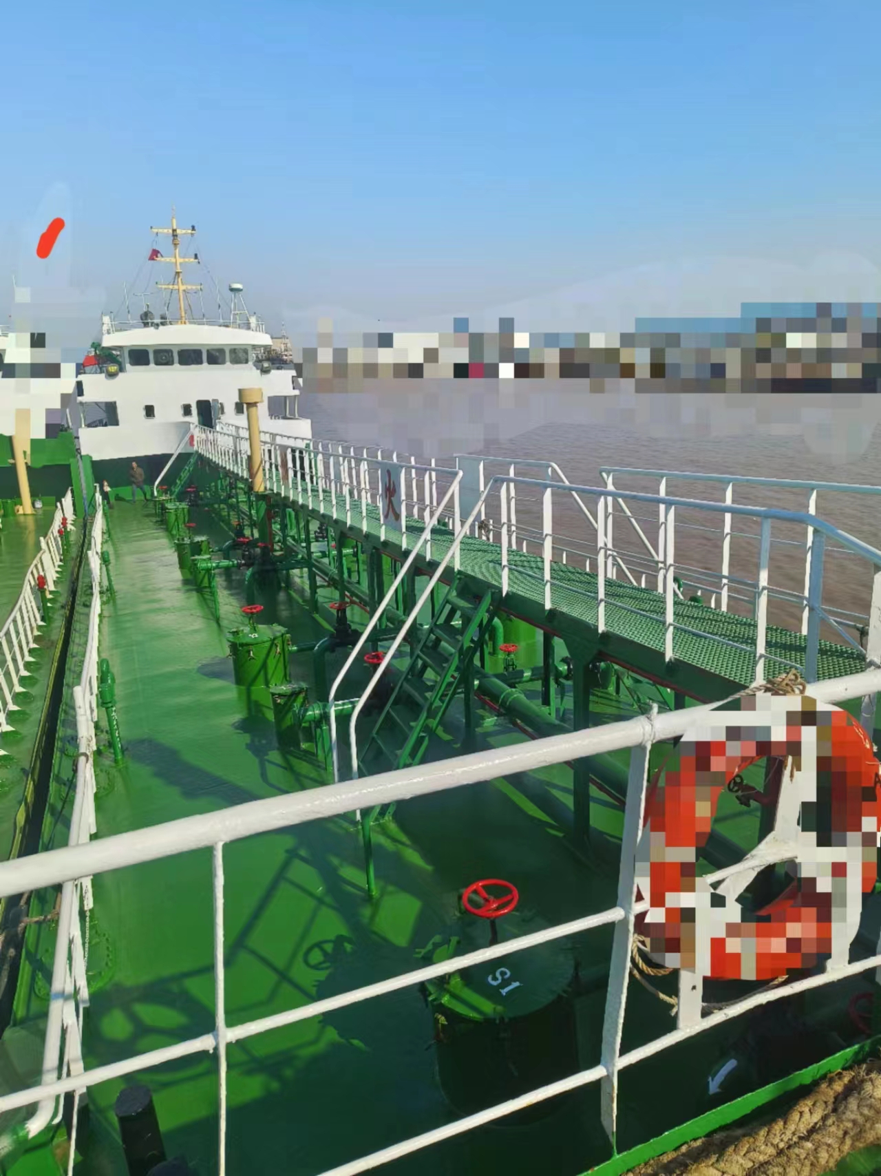 868T Oil tanker build in 2010